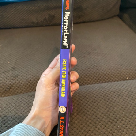 Goosebumps Horror Land Soft Cover Classic Book - Picture 3 of 4